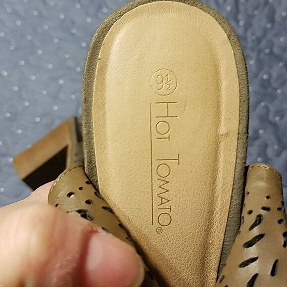 Hot Tomato peep toe ankle heeled booties size 9.5 - Picture 6 of 6